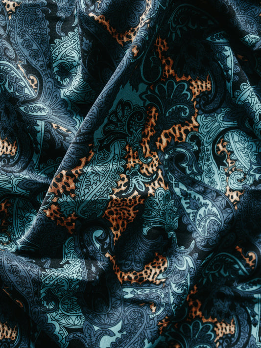 Qu'est-ce que l'impression textile "devoré" et pourquoi cette technique ancienne revient-elle en force dans la mode contemporaine ?